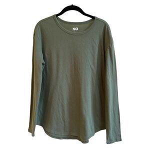 SO, WOMENS,GREEN LONG SLEEVE, LIGHTWEIGHT T-SHIRT. HI-LOW ROUNDED BOTTOM.SIZE L